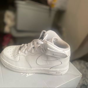 Air Force 1 mid (GS) Size 5.5Y